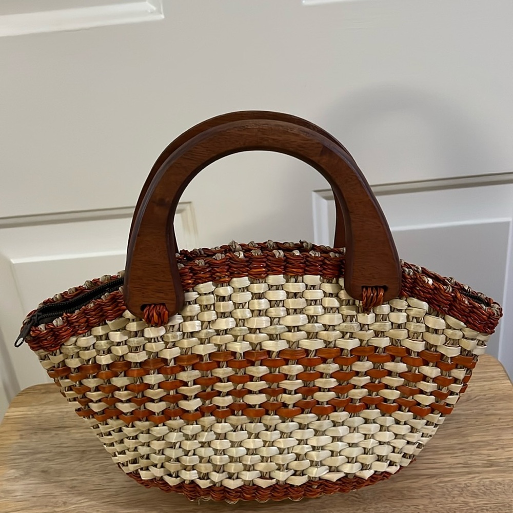 Women Straw Bag 
.